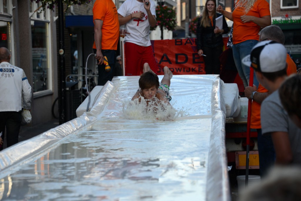 ../Images/Donderdag kermis 284.jpg